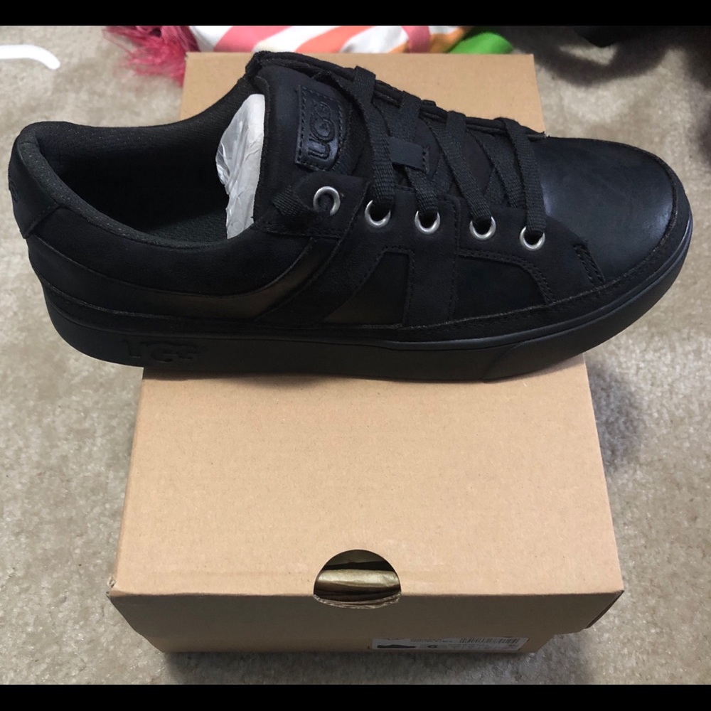 Boys UGG sneaker